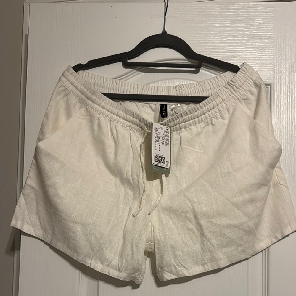 H&M White High Waist Shorts Comfortable Fit